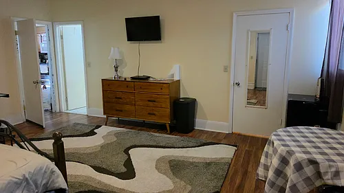576 Fairmount St #2 Photo 1