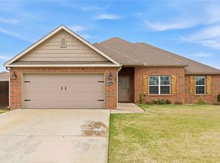 2230 Hunter Dr, Pea Ridge, AR 72751