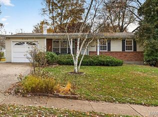 3290 Kingsley Dr, Florissant, MO 63033