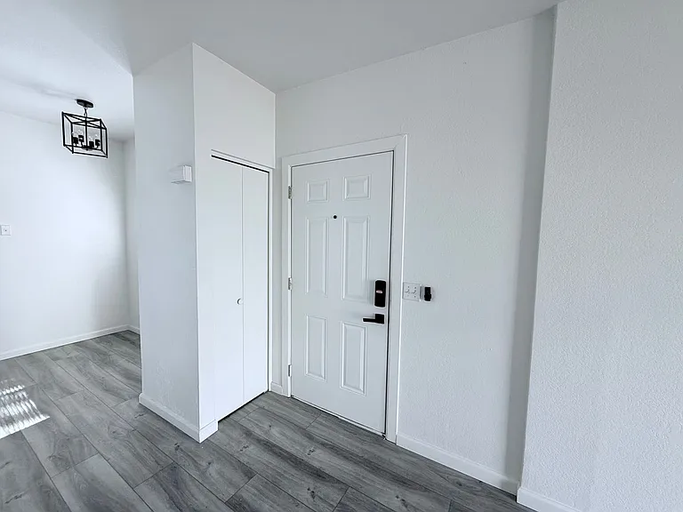 2814 E Kathleen Rd #102 — Photo 5
