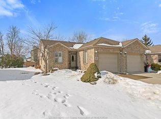 9 Malibu Dr, Leamington, ON N8H 5G4