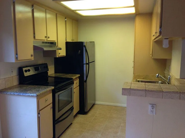 1636 Meade Ave #2 — Photo 3