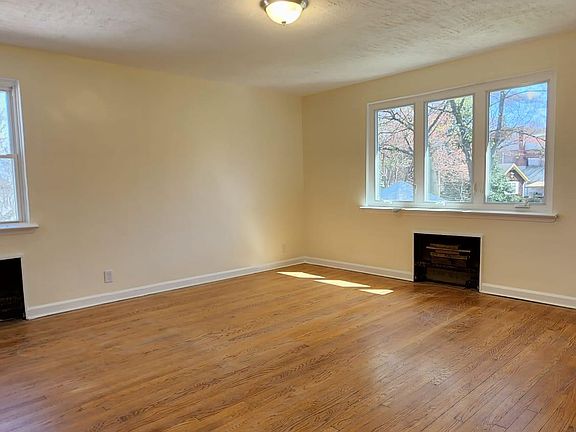 4th image of 146 Belknap Ave Floor 1
