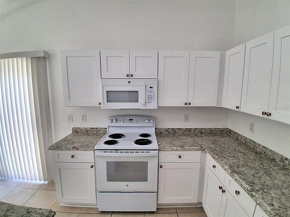 5th image of 2835 Palm Isle Way