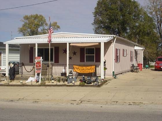 1st image of 211 1st St S