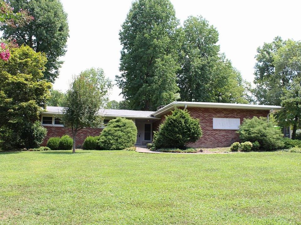 1st image of 11 Hillcrest Dr