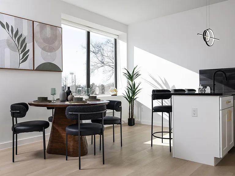 Oasis Apartments — Photo 39