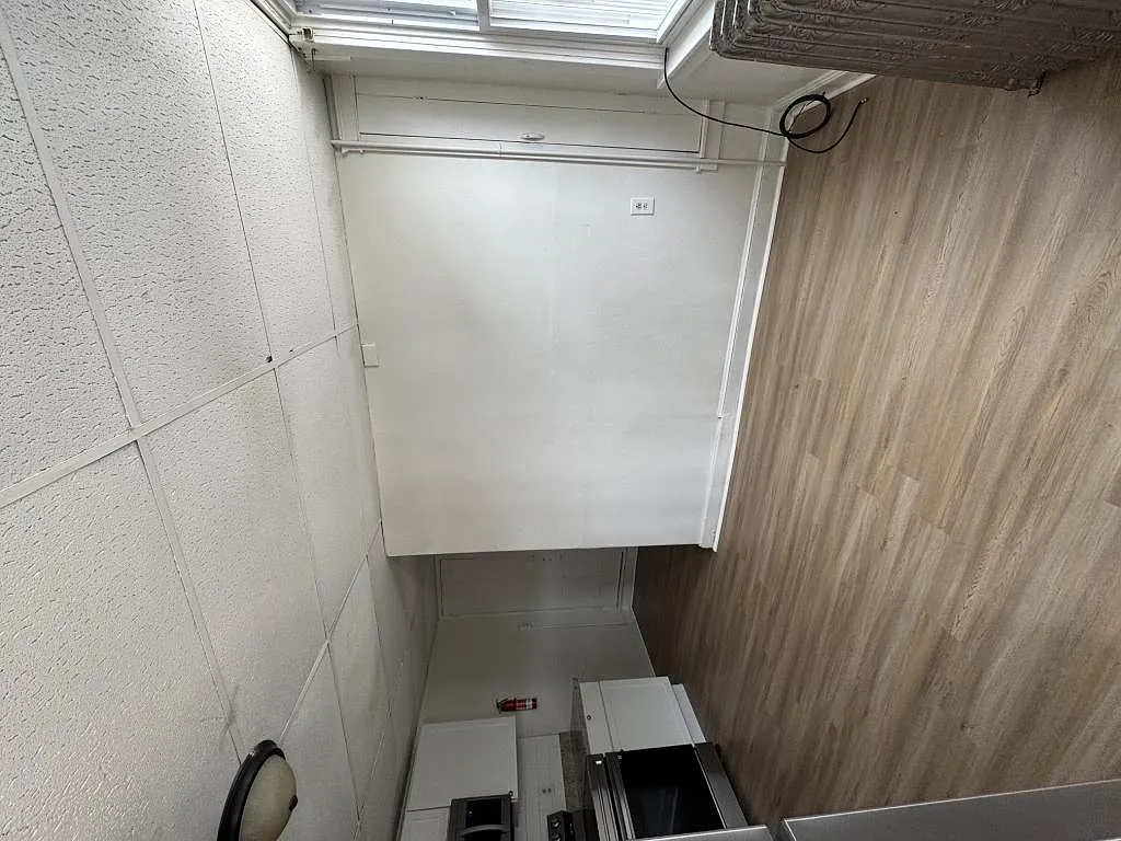 1031 Spruce St — Photo 2