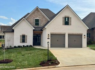 12042 Avery Woods Ln, Knoxville, TN 37921