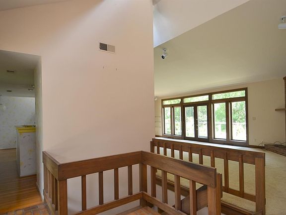 5th image of 2059 Norborne Dr