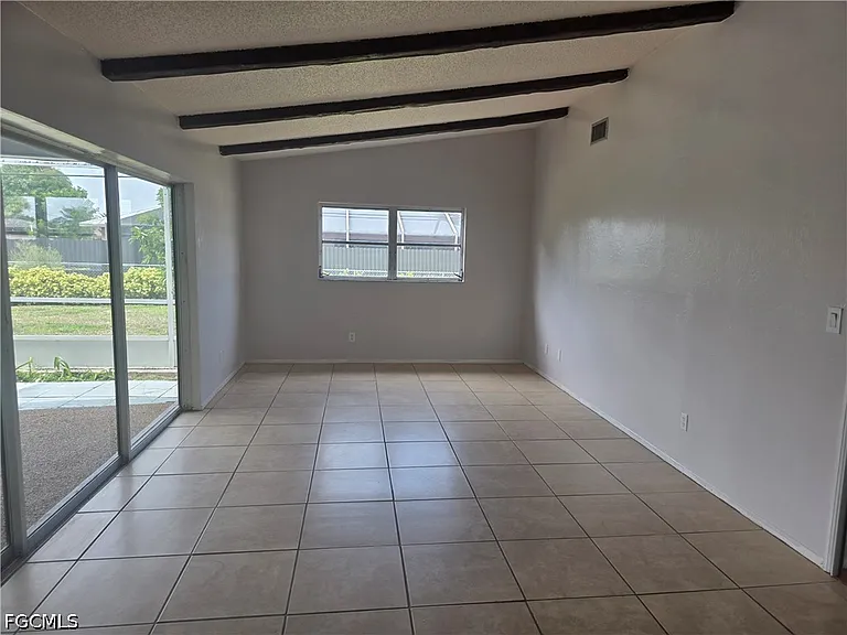 1542 Canal St — Photo 4