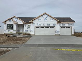 2070 Royal Oak Ridge Rd, Marion, IA 52302