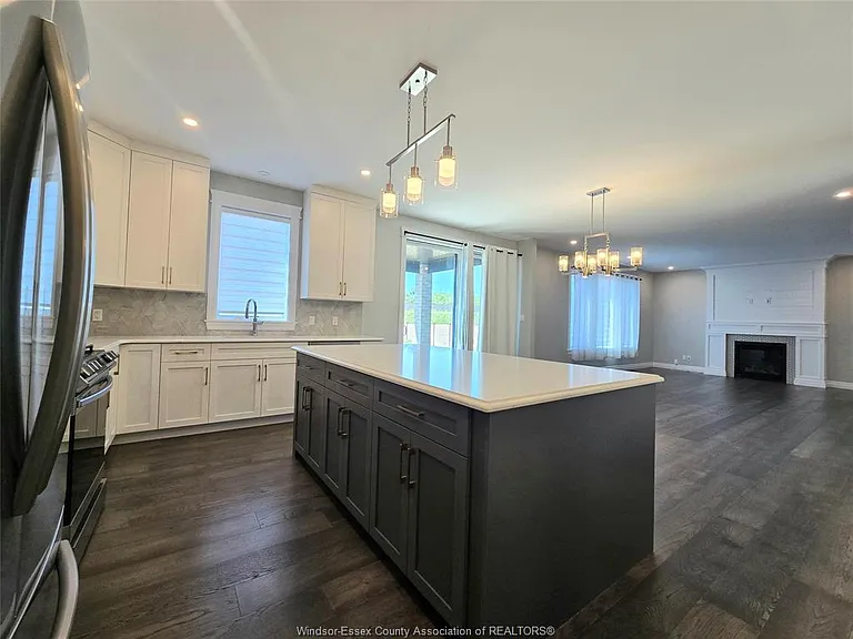 310 Blake Ave — Photo 4