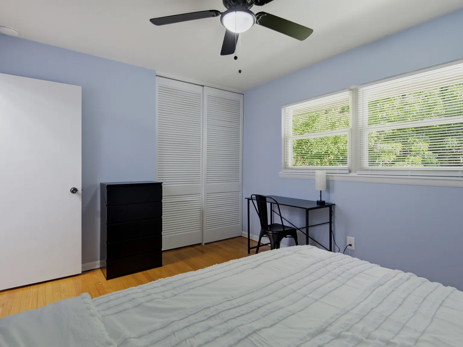 1829 Martindale Drive - 4-Large Room w/shared Bath — Photo 4
