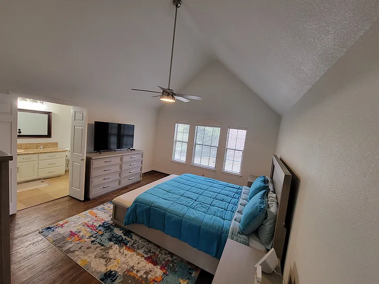 4263 Towne Lake Ct — Photo 17
