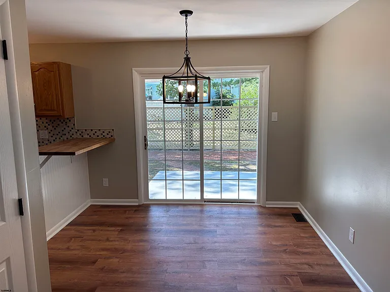 1111 Shelburne Ave — Photo 4