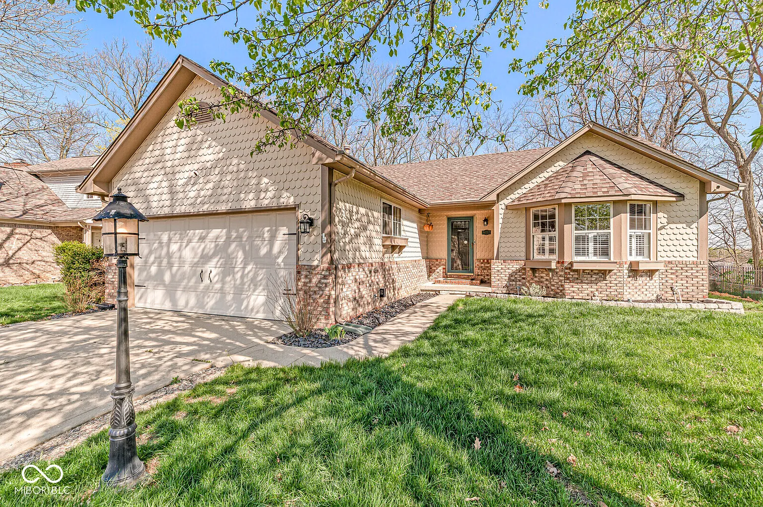 855 Pioneer Woods Dr photo 1
