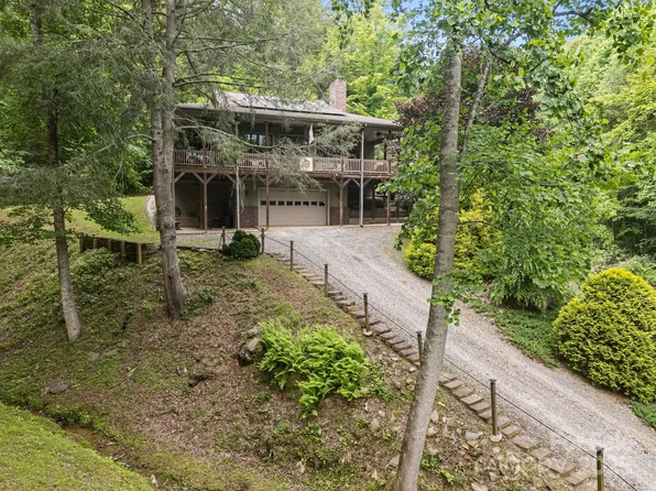 305 Pound Mill Branch Rd, Green Mountain, NC 28740