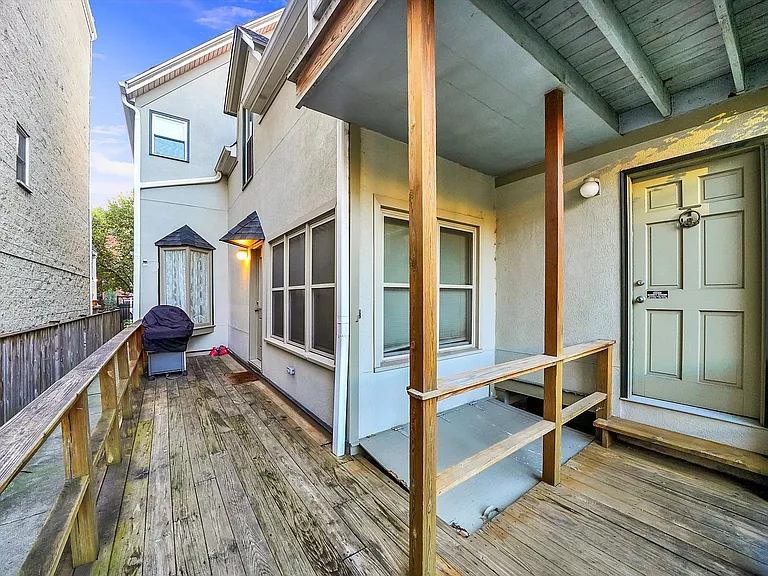 3143 N Racine Ave — Photo 16