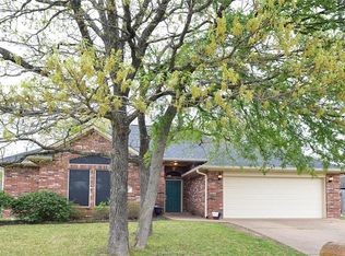 1816 White Stone Dr, Bryan, TX 77807