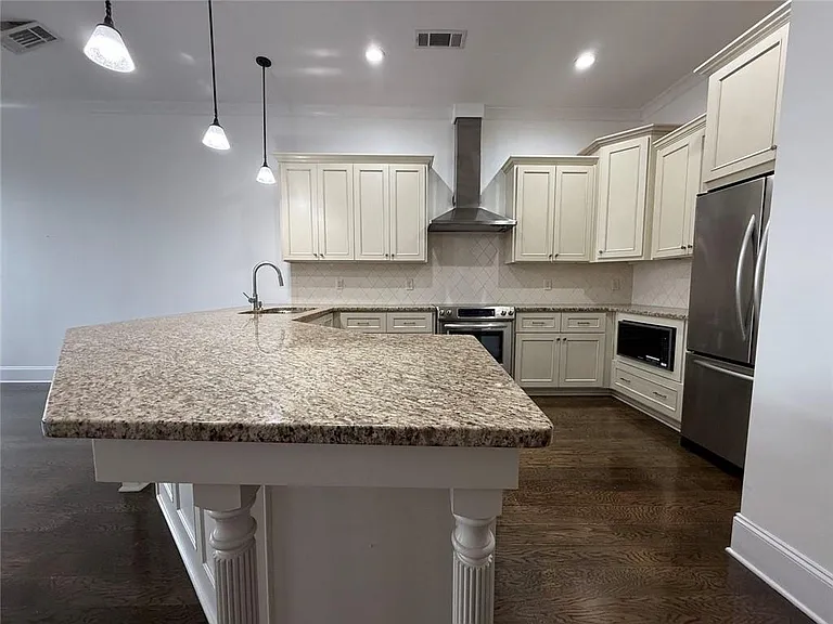 360 Chambers St #155 — Photo 4