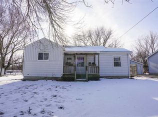 121 Stewart Ave, Waterloo, IA 50701