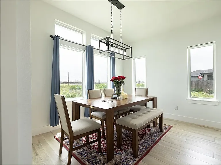 7721 Nadia Dr — Photo 17