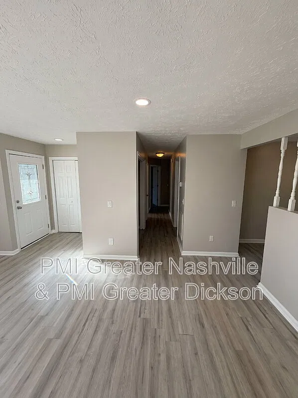 3 bed, 1.0 bath, 976 sqft, $1,500 — Photo 4