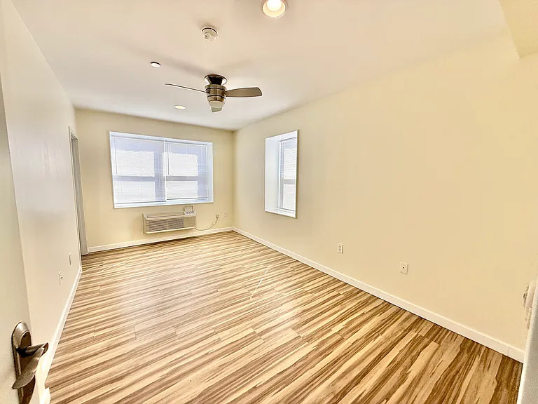 249 S 49th St #115 — Photo 4