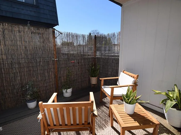 18550 Hatteras St #73 — Photo 25