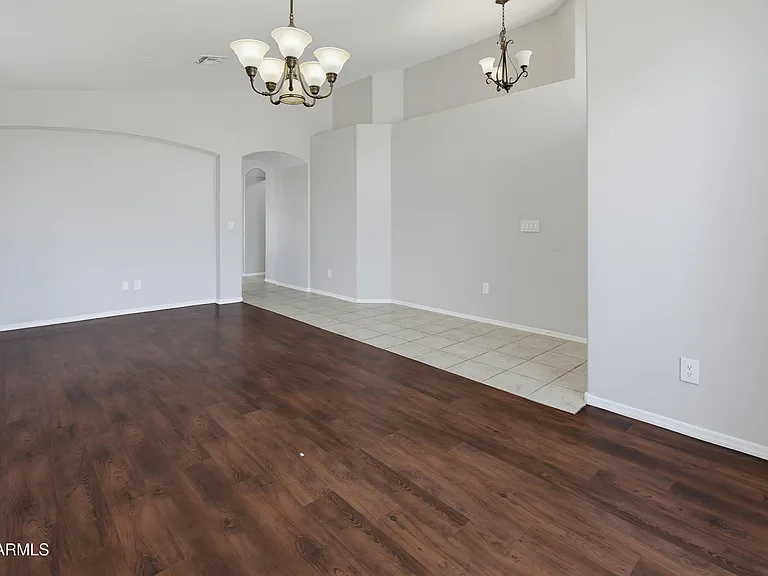 543 W Grovers Ave — Photo 21