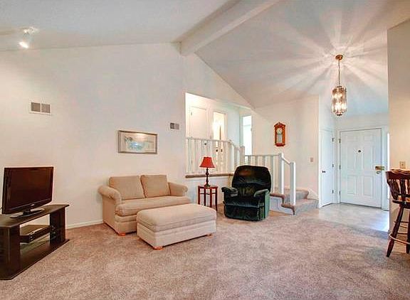 5th image of 103 Woodbridge Ln