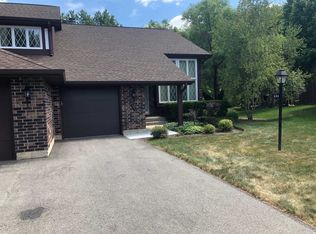 595 Cress Creek Ln, Crystal Lake, IL 60014