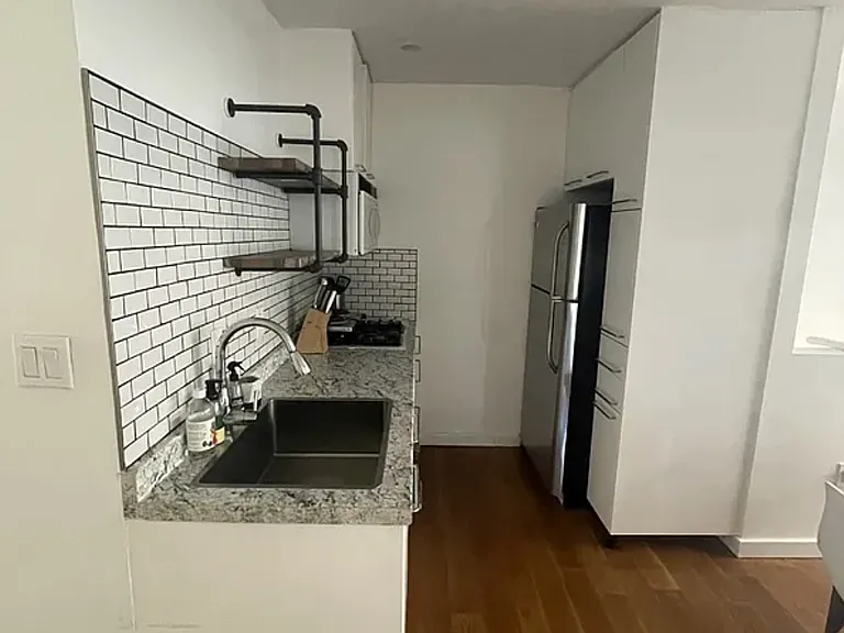349 W 53rd St #1 — Photo 3