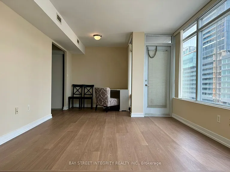 15 Brunel Ct #812 — Photo 5