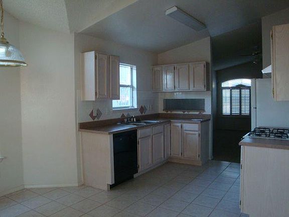 5th image of 12066 Hosea St