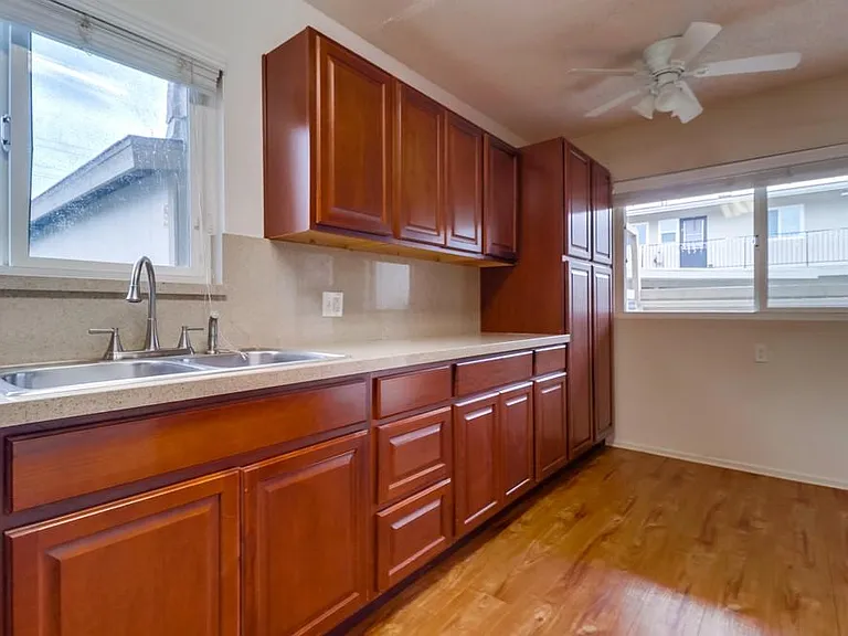8568 Hurlbut St — Photo 11