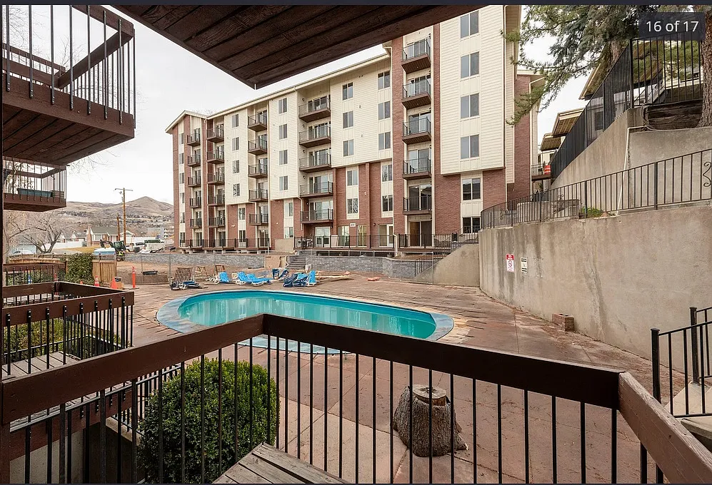 2 bed, 1050 sqft, $2,500 — Photo 4