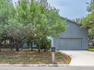 110 Forest Hls, Rockport, TX 78382