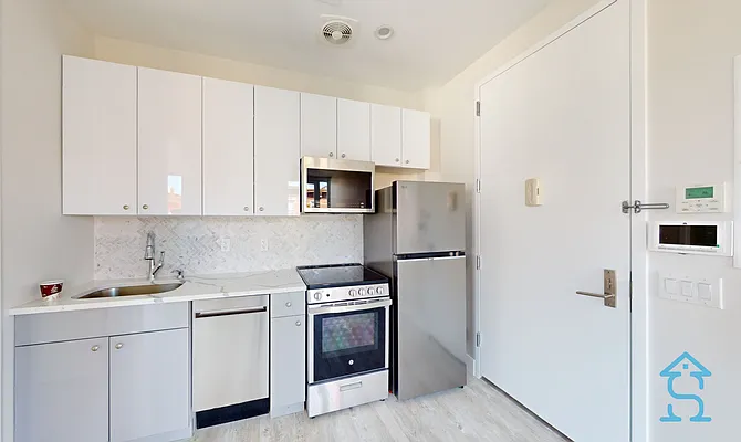 Rented by Skyhigh Realty NYC LLC | media 3