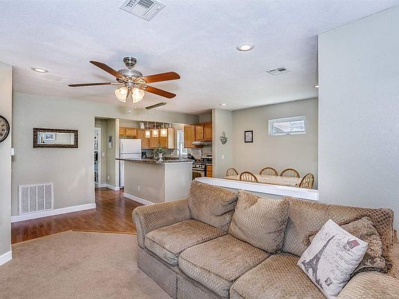 4th image of 410 Lea Ann Dr