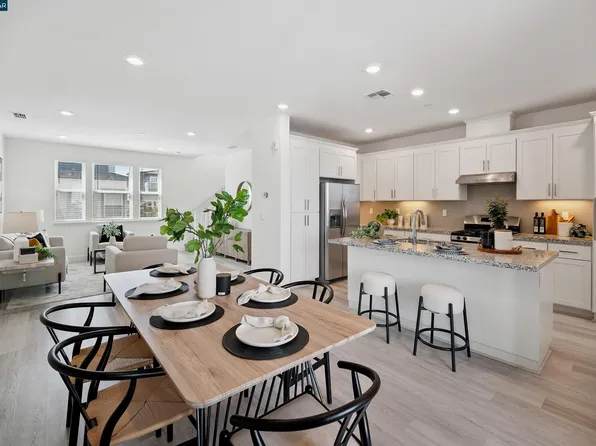 92 Zenith Cmn, Fremont, CA 94539