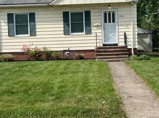 1716 Maple St, Wickliffe, OH 44092