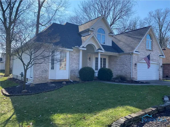 8035 Donnington Dr, Waterville, OH 43566