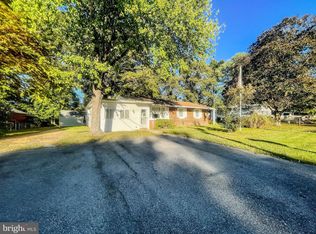 33 Robshire Manor Rd, Huntingtown, MD 20639