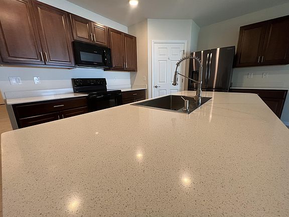 4th image of 1102 SE 20th Ct