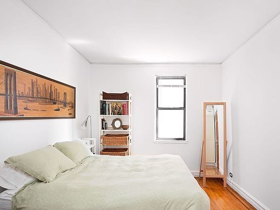 5th image of 303 E 37th St APT 5M