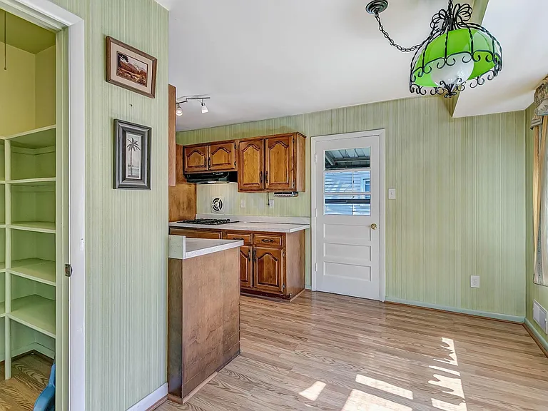 8808 Patricia Ct — Photo 5
