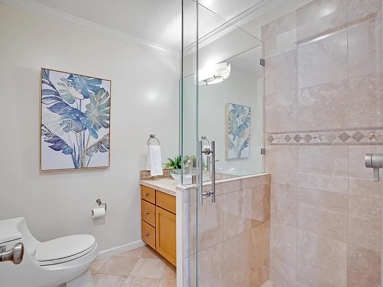 1323 Hoover St — Photo 19