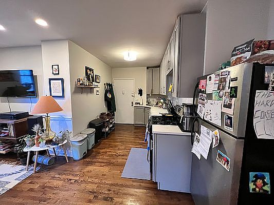 3rd image of 654 Saint Marks Ave APT 2B